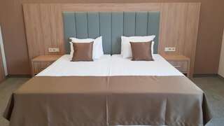 Отель Отель СПС Пловдив Двухместный номер Делюкс с 2 отдельными кроватями-2